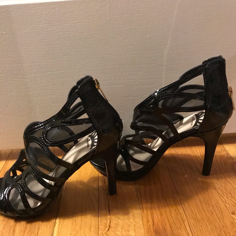 Open Mesh Black Sandals